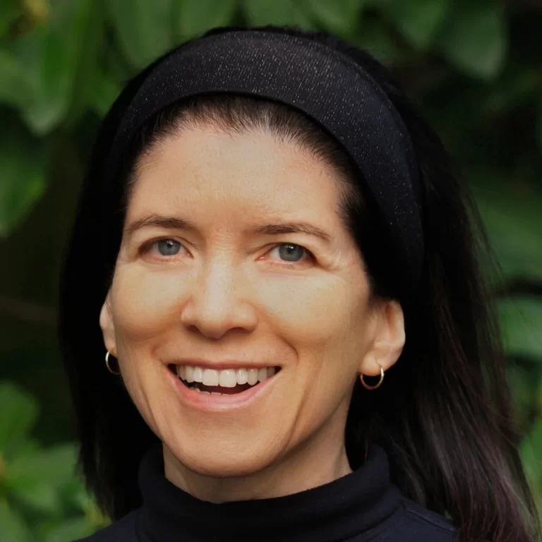 Image of Cecilia R Aragon, a human centered data scientist who co-founded Latinas in Computing to inspire others to overcome fears and beliefs holding them back.