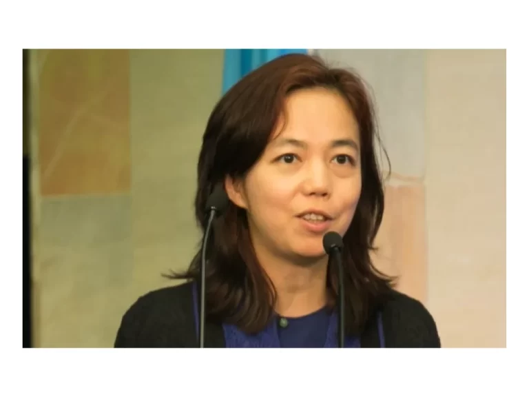 Fei-Fei Li, a pioneer in AI education and inventions.
